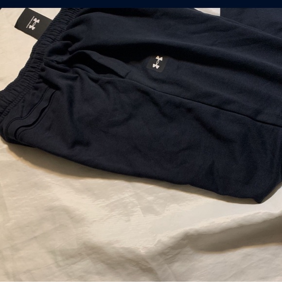 BRAND NEW black Under Armour joggers - Picture 3 of 3